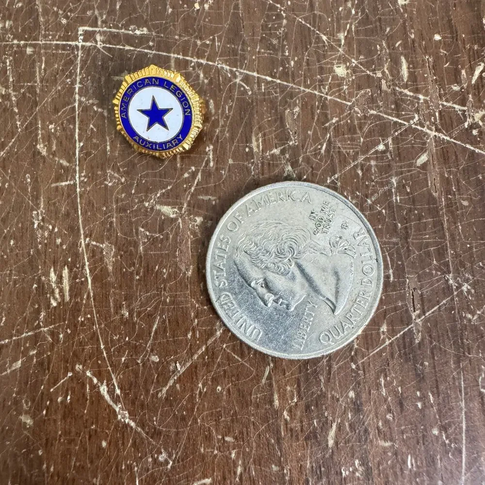 American Legion Auxiliary Gold Tone Blue White Enamel Pin Brooch‎